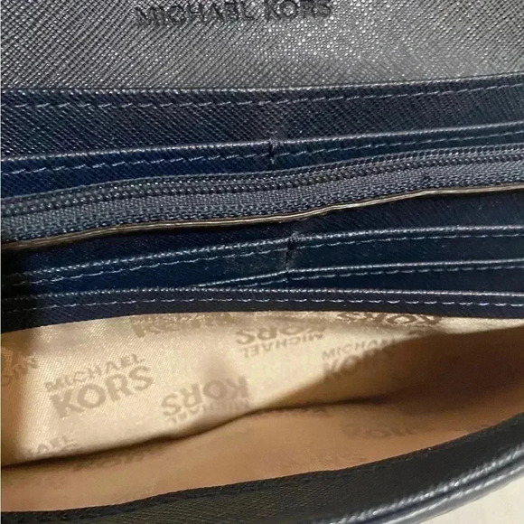 Michael kors navy blue leather wallet - Picture 9 of 9